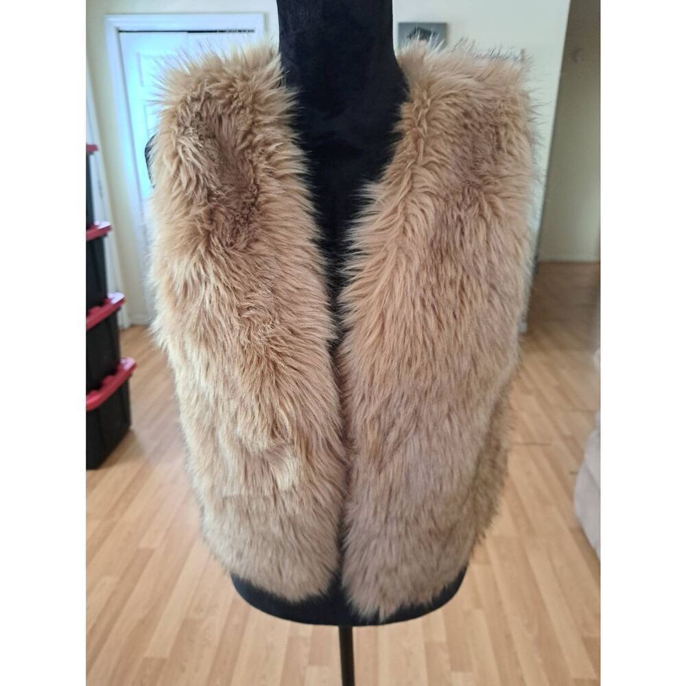 Medium Countess Tan Sleeveless Faux Fur Vest